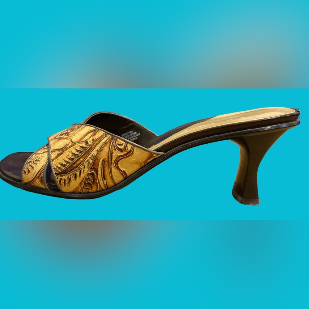 Beautiful heels - Picture 2 of 3